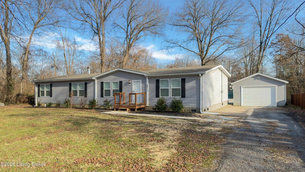 Photo of 6811 Memory Ln, Louisville, KY 40258 (MLS # 1706675)
