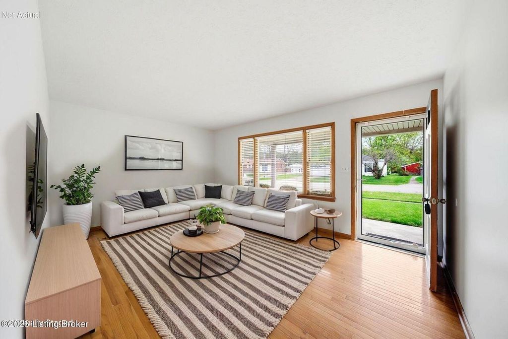 Photo of 4410 Tara Gale Ct, Louisville, KY 40216 (MLS # 1713802)