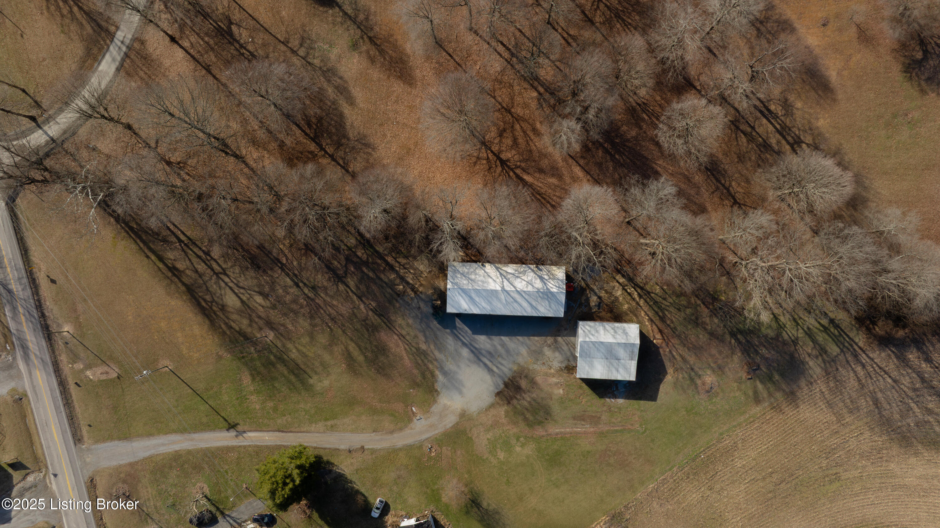 3556 Hwy 76, Russell Springs, Kentucky image 2