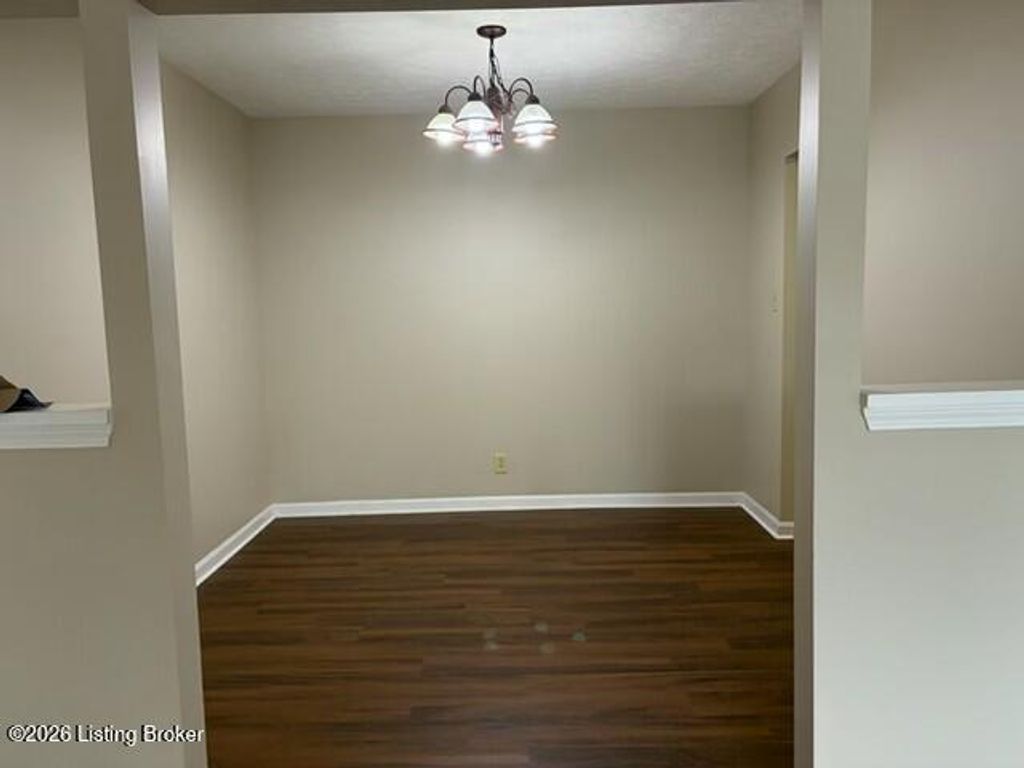 Photo of 1503 La Fontenay Ct, Louisville, KY 40223 (MLS # 1715623)