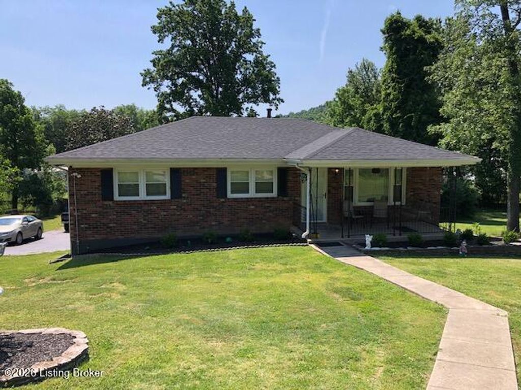 Photo of 693 N Lakeview Dr, Louisville, KY 40229 (MLS # 1717773)