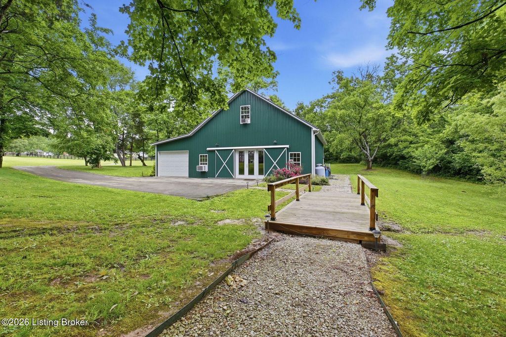 Photo of 7901 Dobson Ln, Louisville, KY 40291 (MLS # 1718570)
