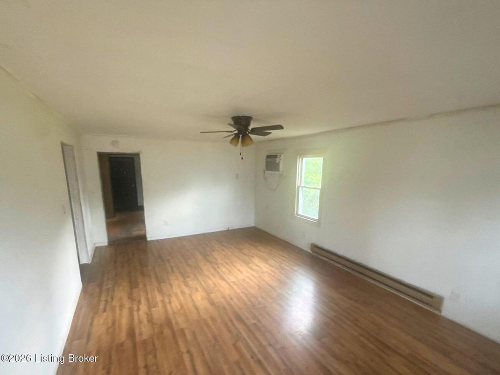 Photo of 137 Center St, Lebanon Junction, KY 40150 (MLS # 1717712)