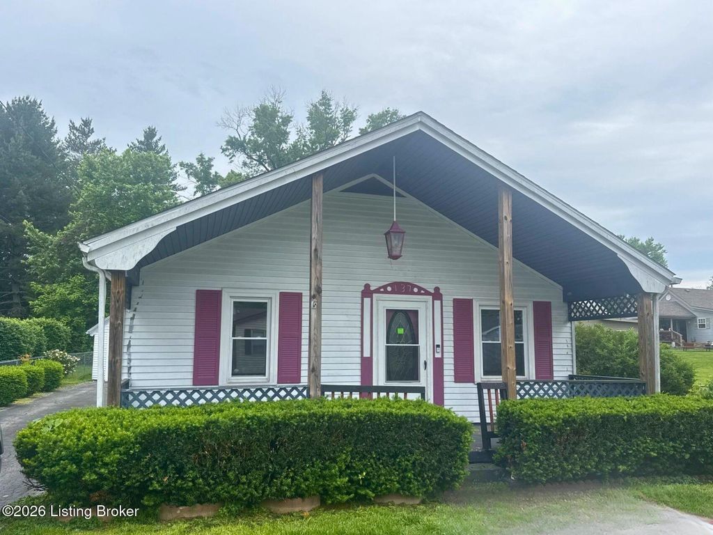 Photo of 137 Center St, Lebanon Junction, KY 40150 (MLS # 1717712)