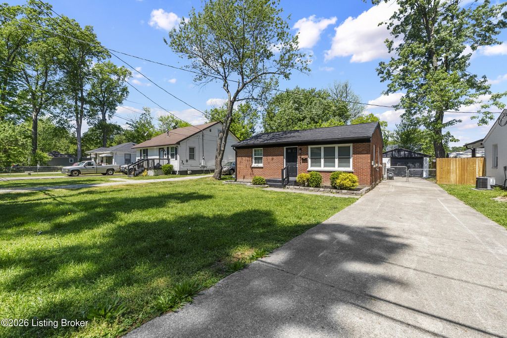 Photo of 2609 Thomas Ave, Louisville, KY 40216 (MLS # 1715606)
