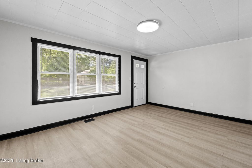 Photo of 2609 Thomas Ave, Louisville, KY 40216 (MLS # 1715606)