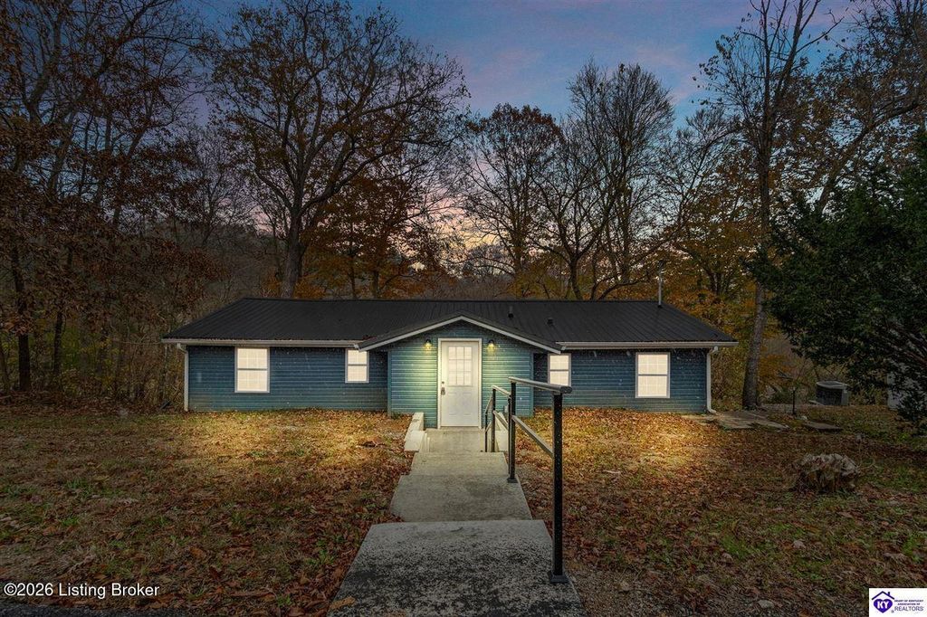 Photo of 3227 Clearview Rough River Ln Ln, Hudson, KY 40145 (MLS # 1708788)