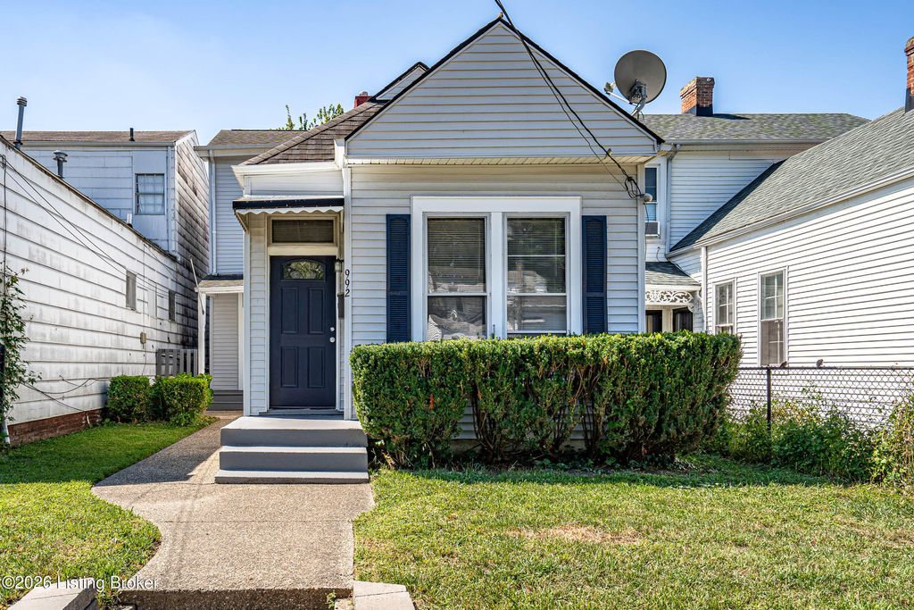 Photo of 992 Goss Ave, Louisville, KY 40217 (MLS # 1706503)