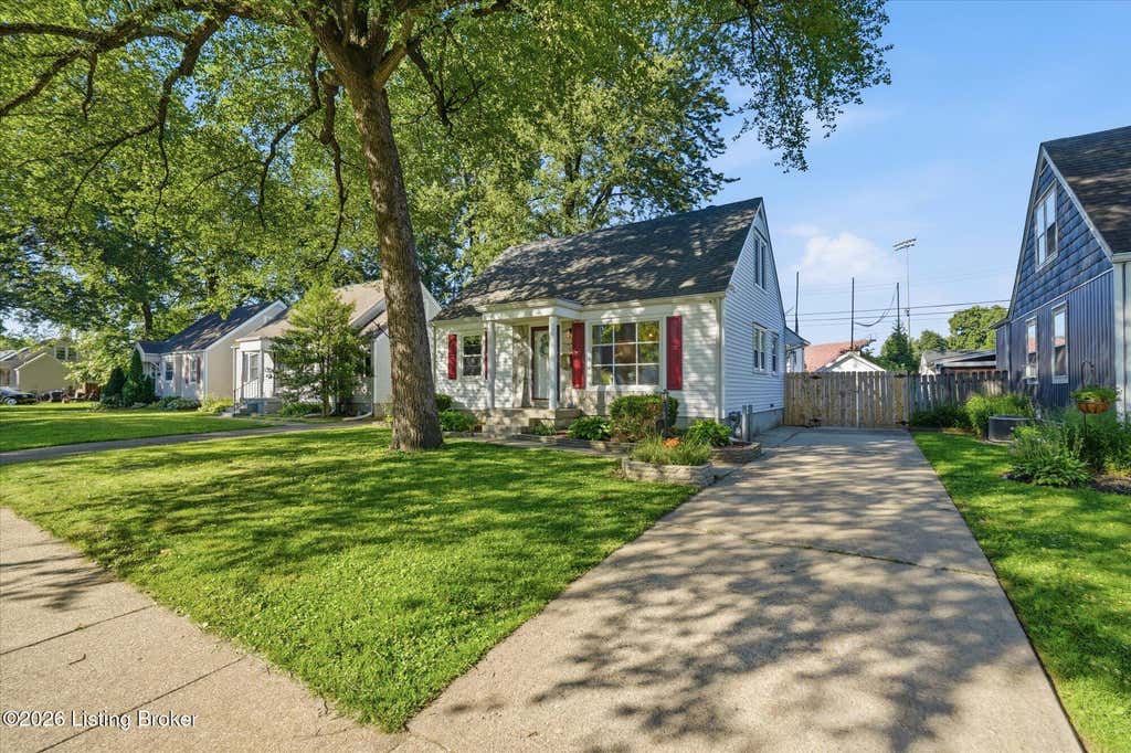 Photo of 216 W Esplanade Ave, Louisville, KY 40214 (MLS # 1719579)