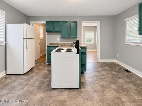 Tiny photo for 426 W 7th St, New Albany, IN 47150 (MLS # 1730969)