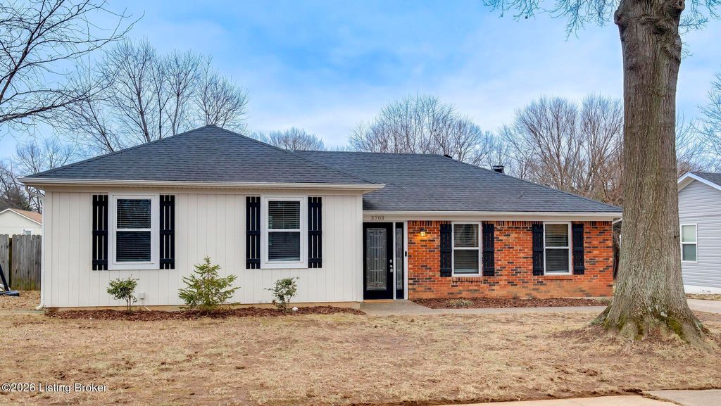 Photo of 3703 Bartlett Ct, Louisville, KY 40218 (MLS # 1709584)
