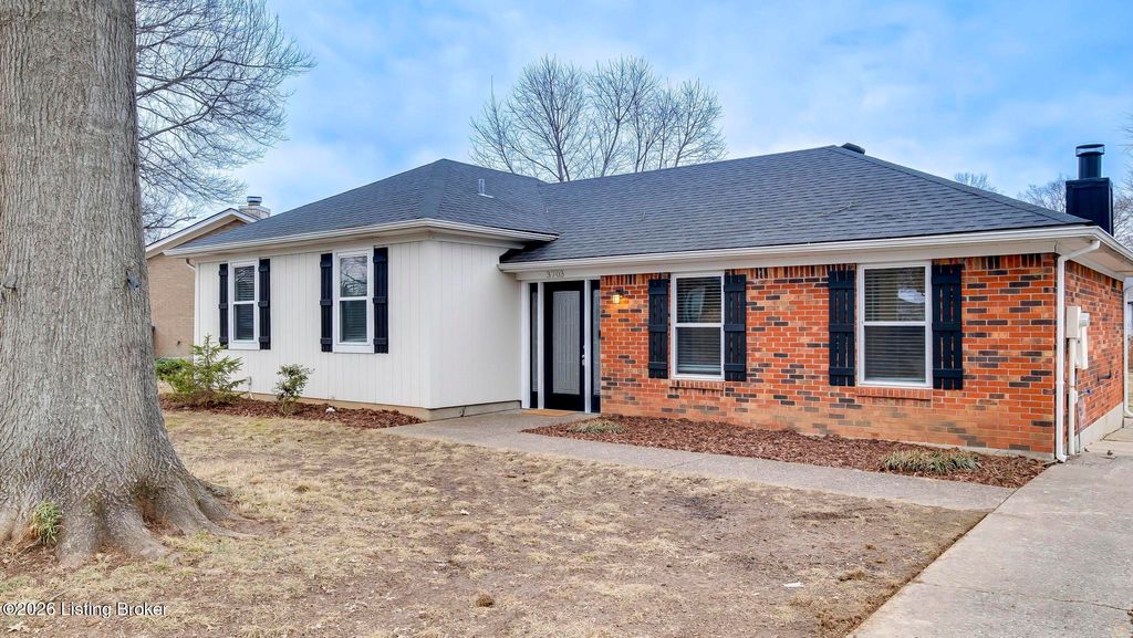 Photo of 3703 Bartlett Ct, Louisville, KY 40218 (MLS # 1709584)