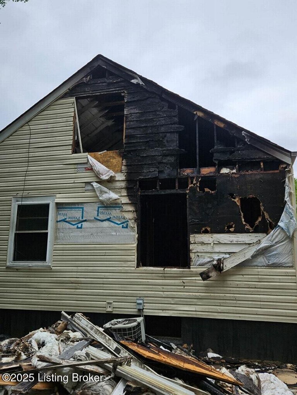 Photo of 1210 Cecil Ave, Louisville, KY 40211 (MLS # 1704265)