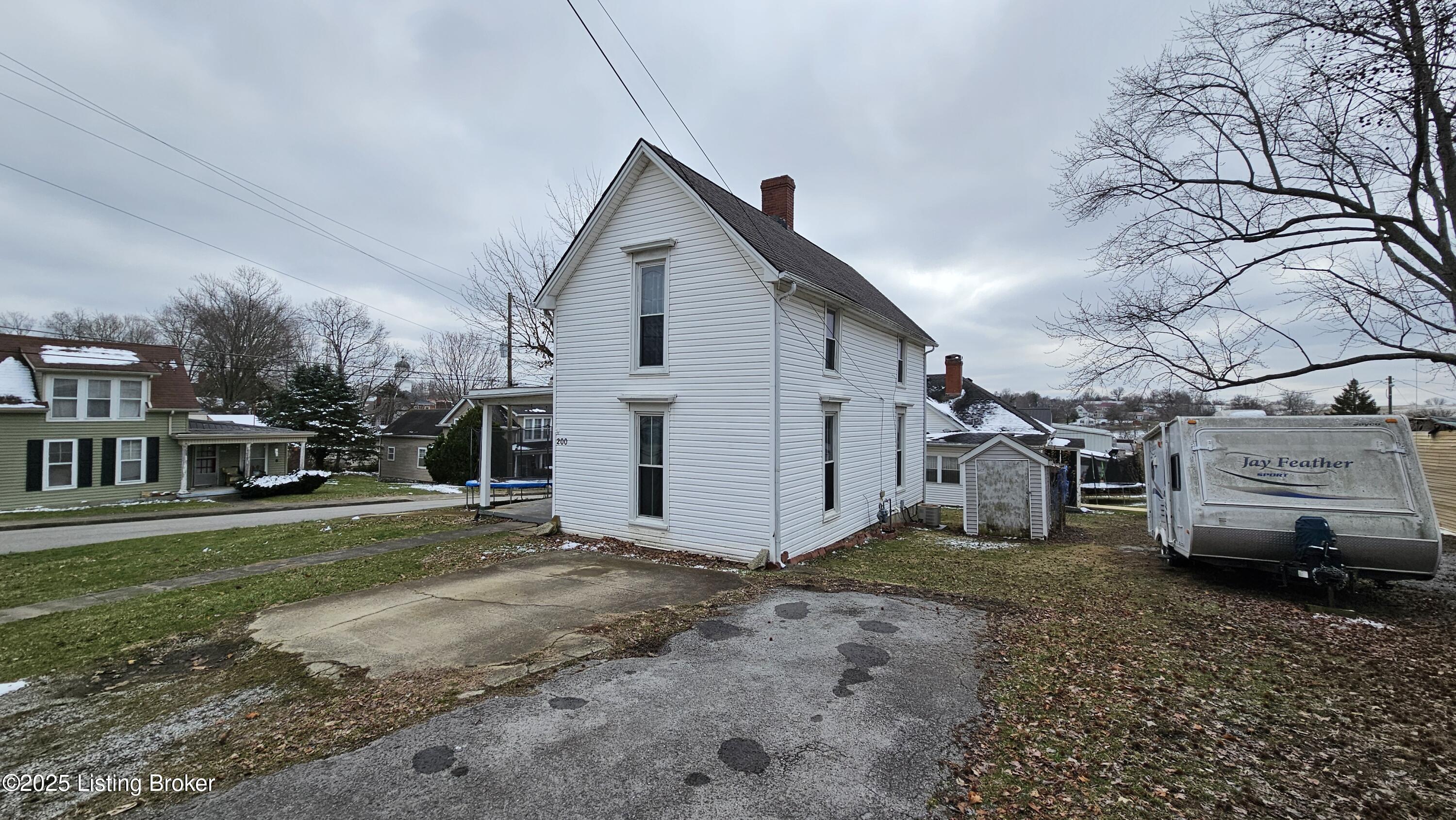 200 W High St, Springfield, Kentucky image 4