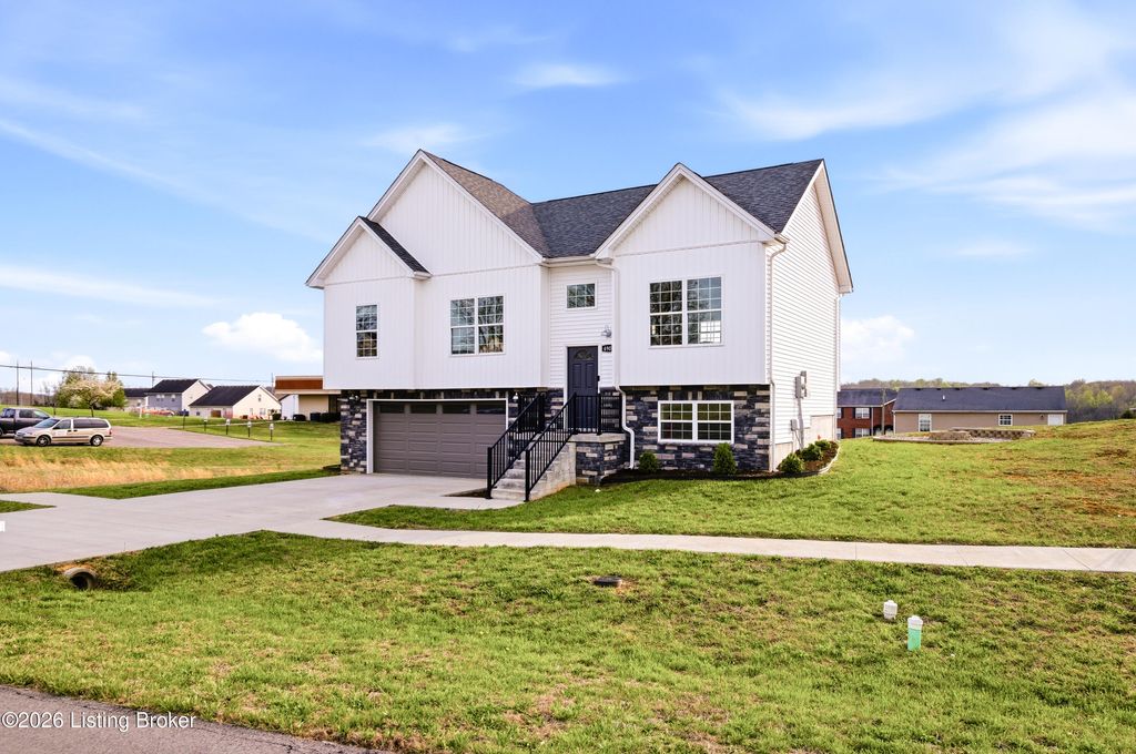 Photo of 4901 S Woodland Dr, Radcliff, KY 40160 (MLS # 1713306)