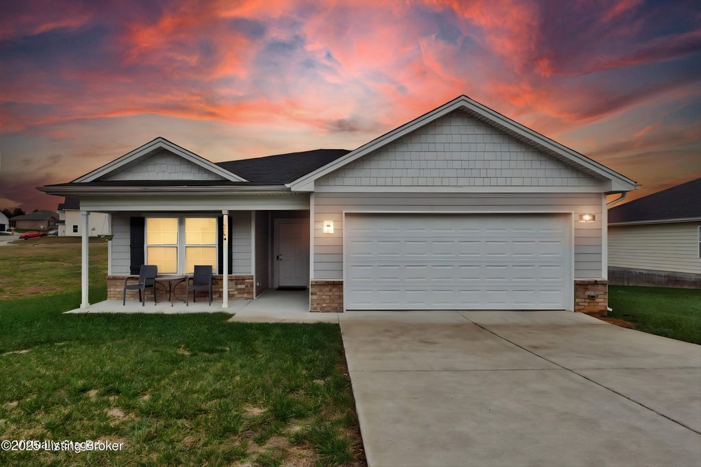 Photo of 304 Summit Creek Dr, Elizabethtown, KY 42701 (MLS # 1706529)