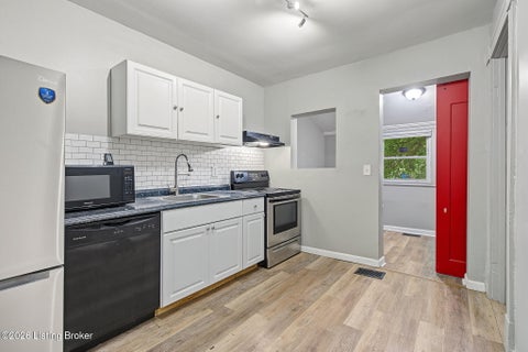 Tiny photo for 1114 S Shelby St, Louisville, KY 40203 (MLS # 1728946)