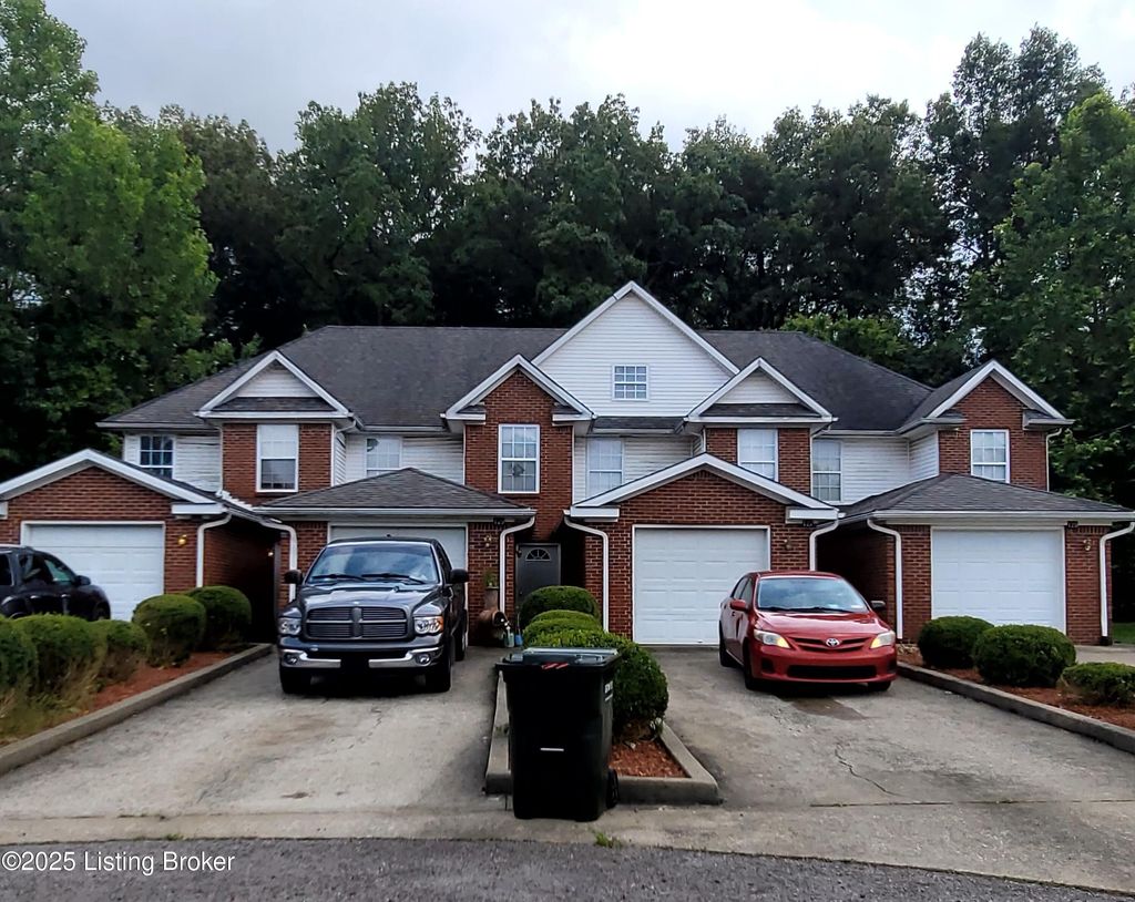 Photo of 125 Ash Ct, Radcliff, KY 40160 (MLS # 1707366)