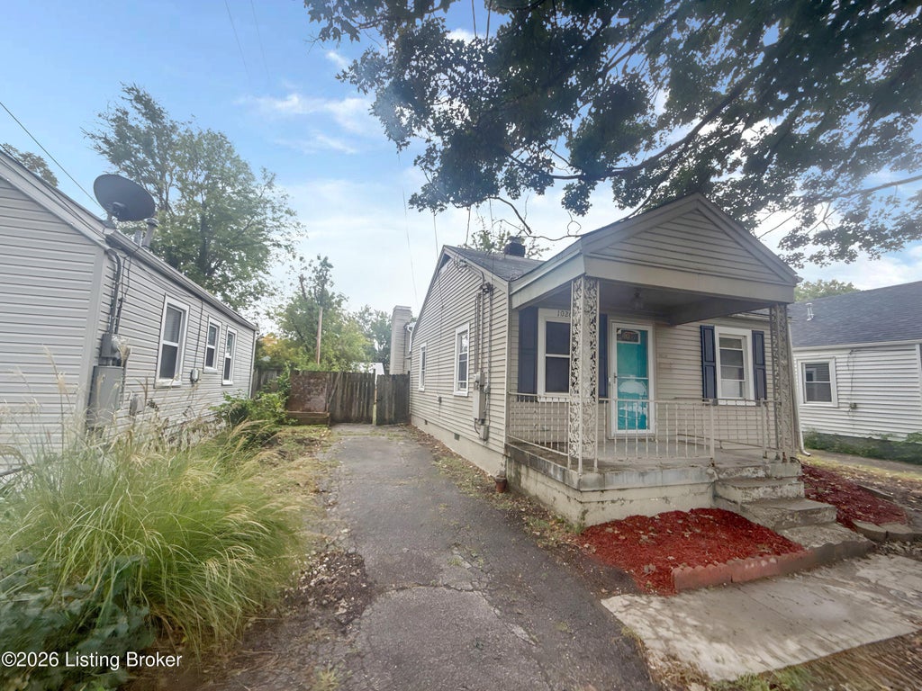 Photo of 1026 Camden Ave, Louisville, KY 40215 (MLS # 1732122)