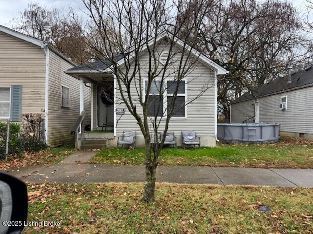Photo of 2512 Cedar St, Louisville, KY 40212 (MLS # 1703867)