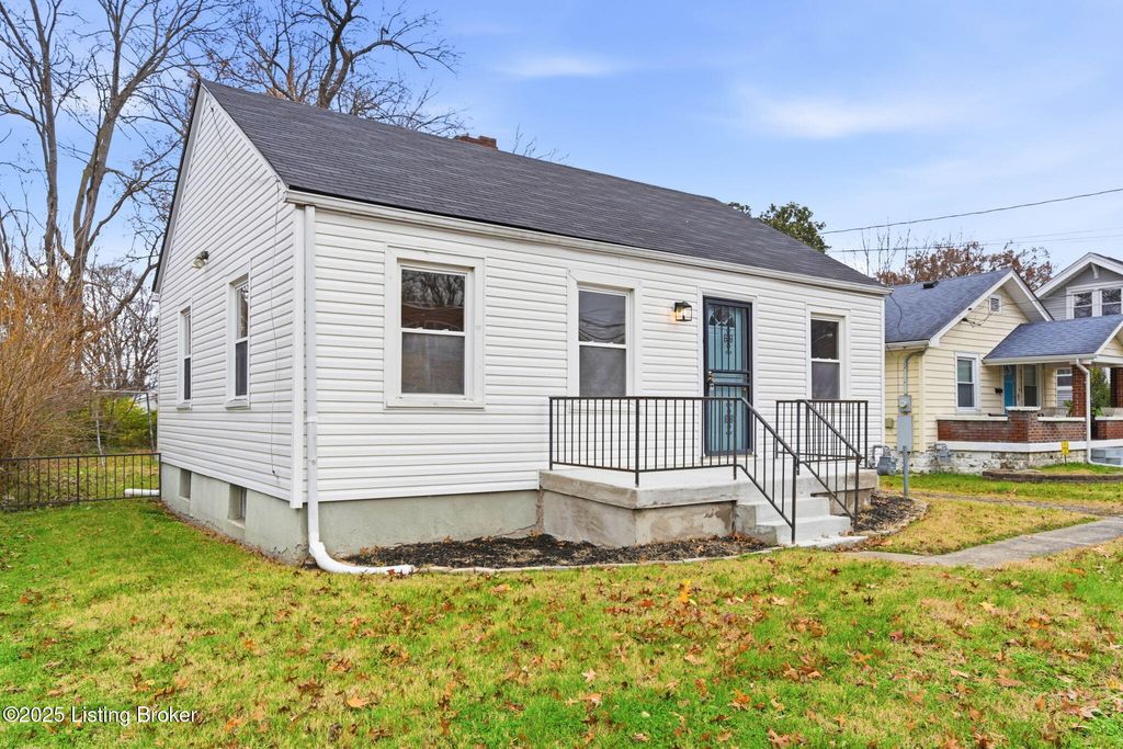 Photo of 1119 W Ashland Ave, Louisville, KY 40215 (MLS # 1704316)