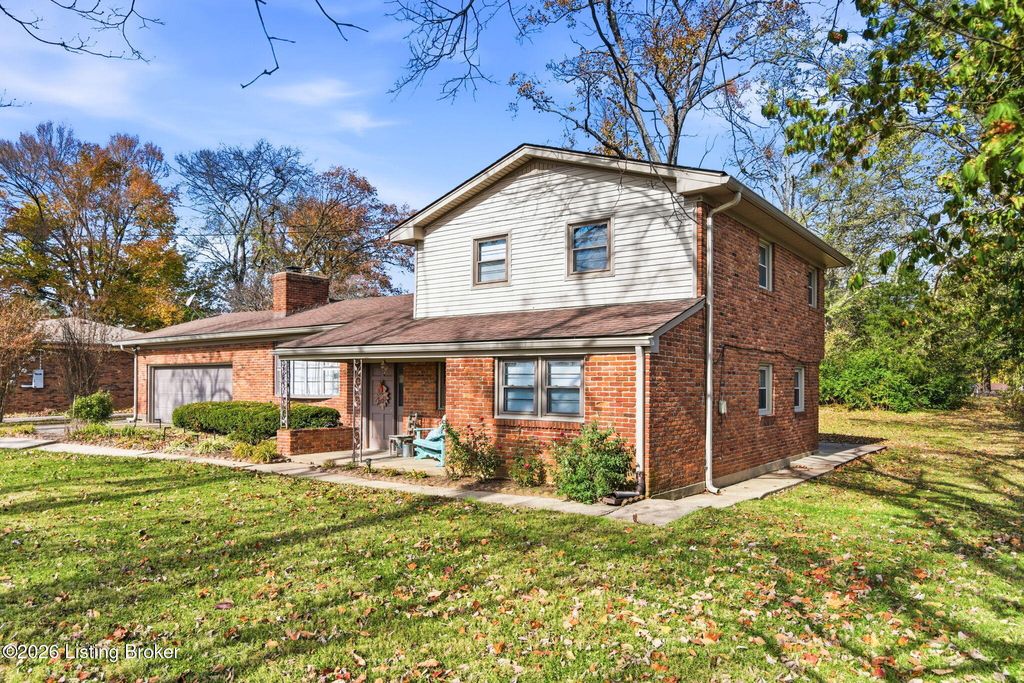 Photo of 6601 Briscoe Ln, Louisville, KY 40228 (MLS # 1707773)