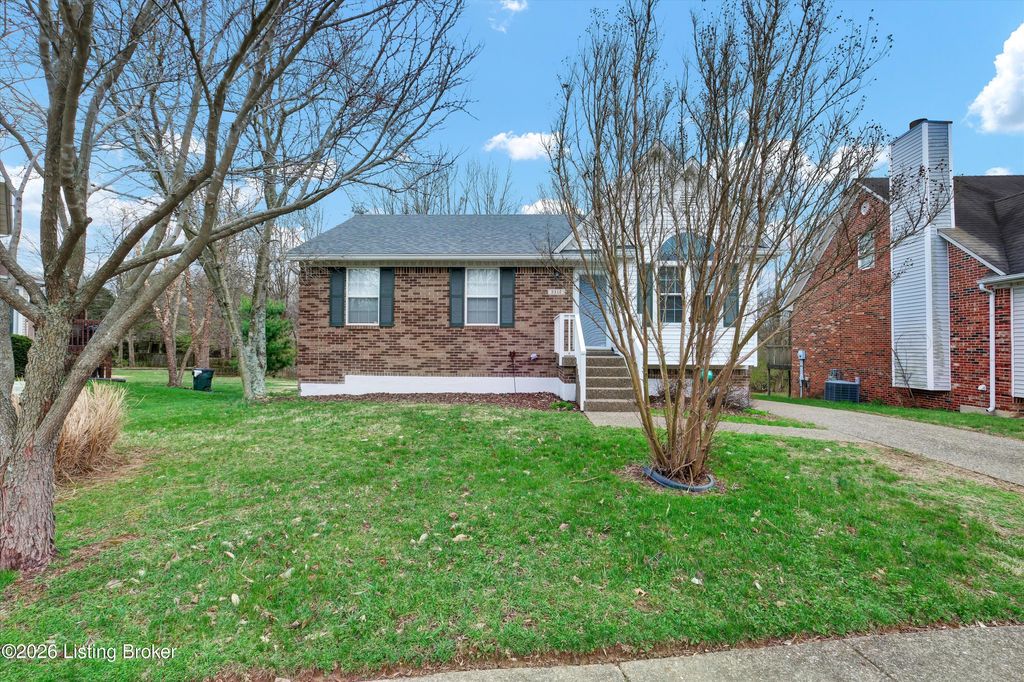 Photo of 8814 Astrid Ave, Louisville, KY 40228 (MLS # 1711330)