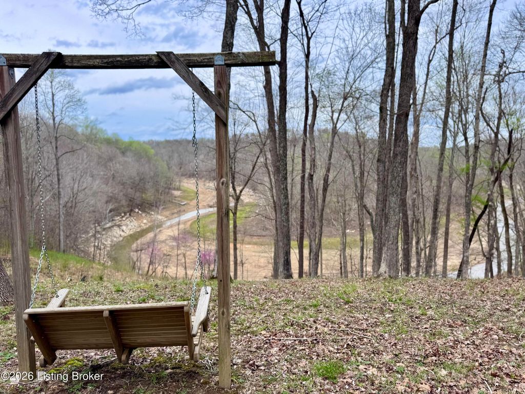 Photo of 207 Fawn Hill Loop, Leitchfield, KY 42754 (MLS # 1714479)