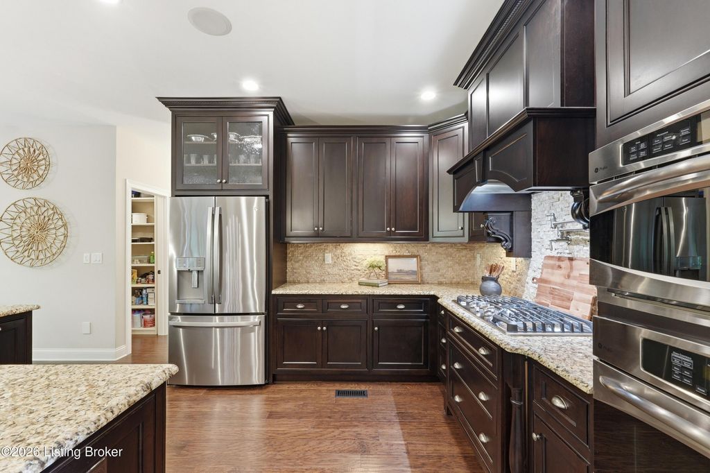 Photo of 18712 Weymuth Ln, Louisville, KY 40245 (MLS # 1717399)