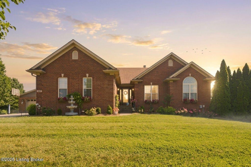 Photo of 247 Sunray Dr, Shepherdsville, KY 40165 (MLS # 1728364)