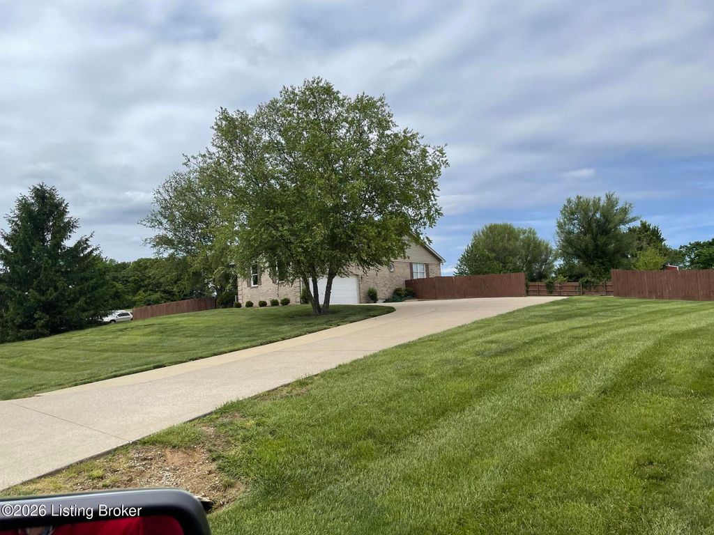 Photo of 89 Cody Ct, Taylorsville, KY 40071 (MLS # 1716967)