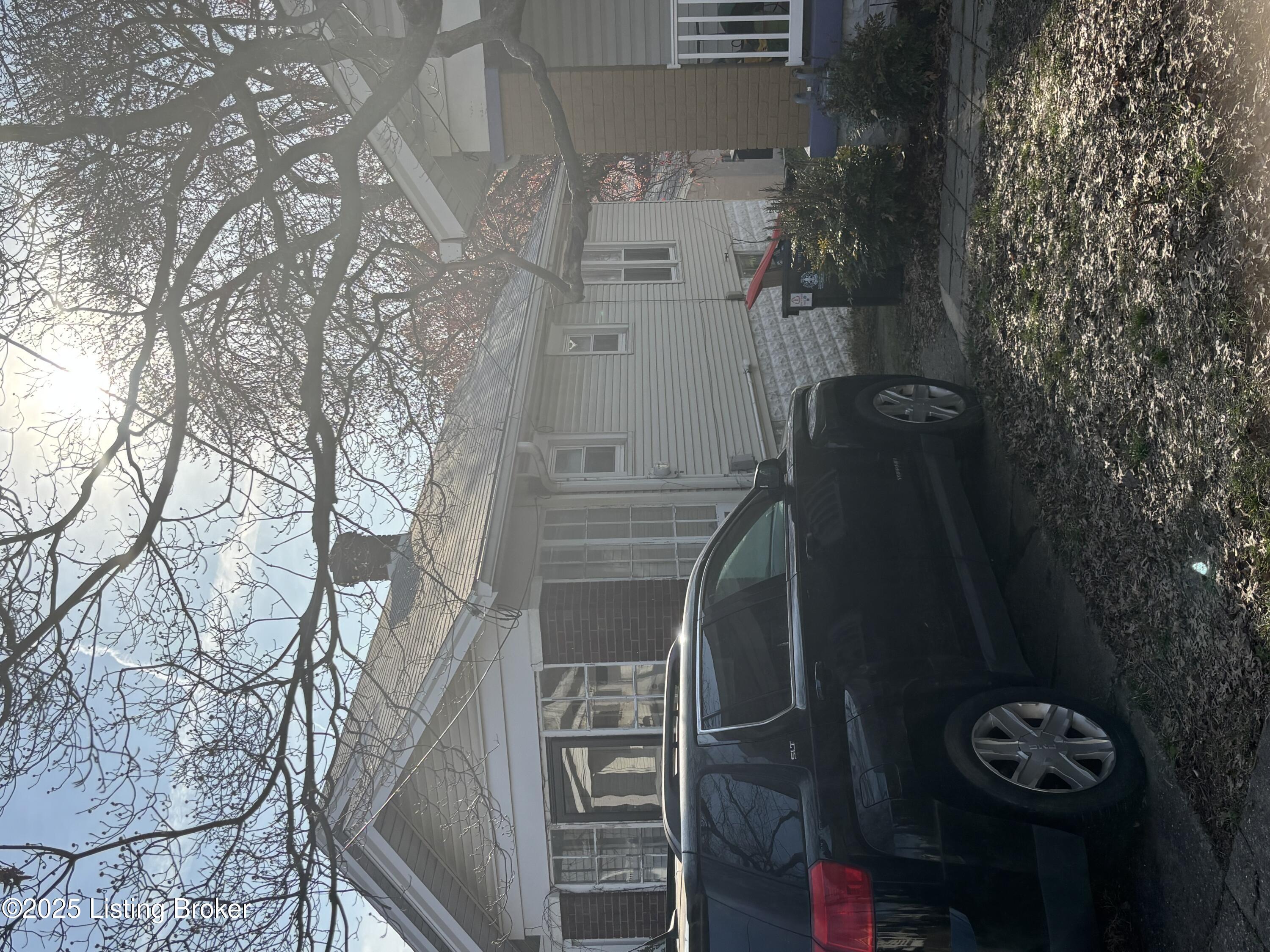 1032 Wagner Ave, Louisville, Kentucky image 3