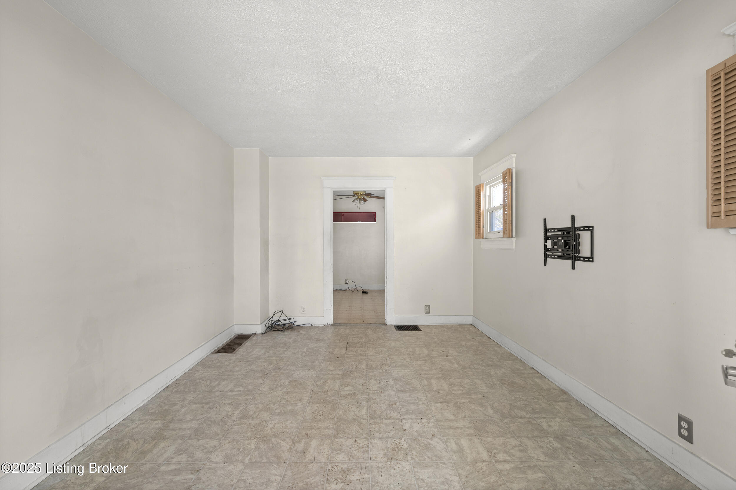 1032 Wagner Ave, Louisville, Kentucky image 6