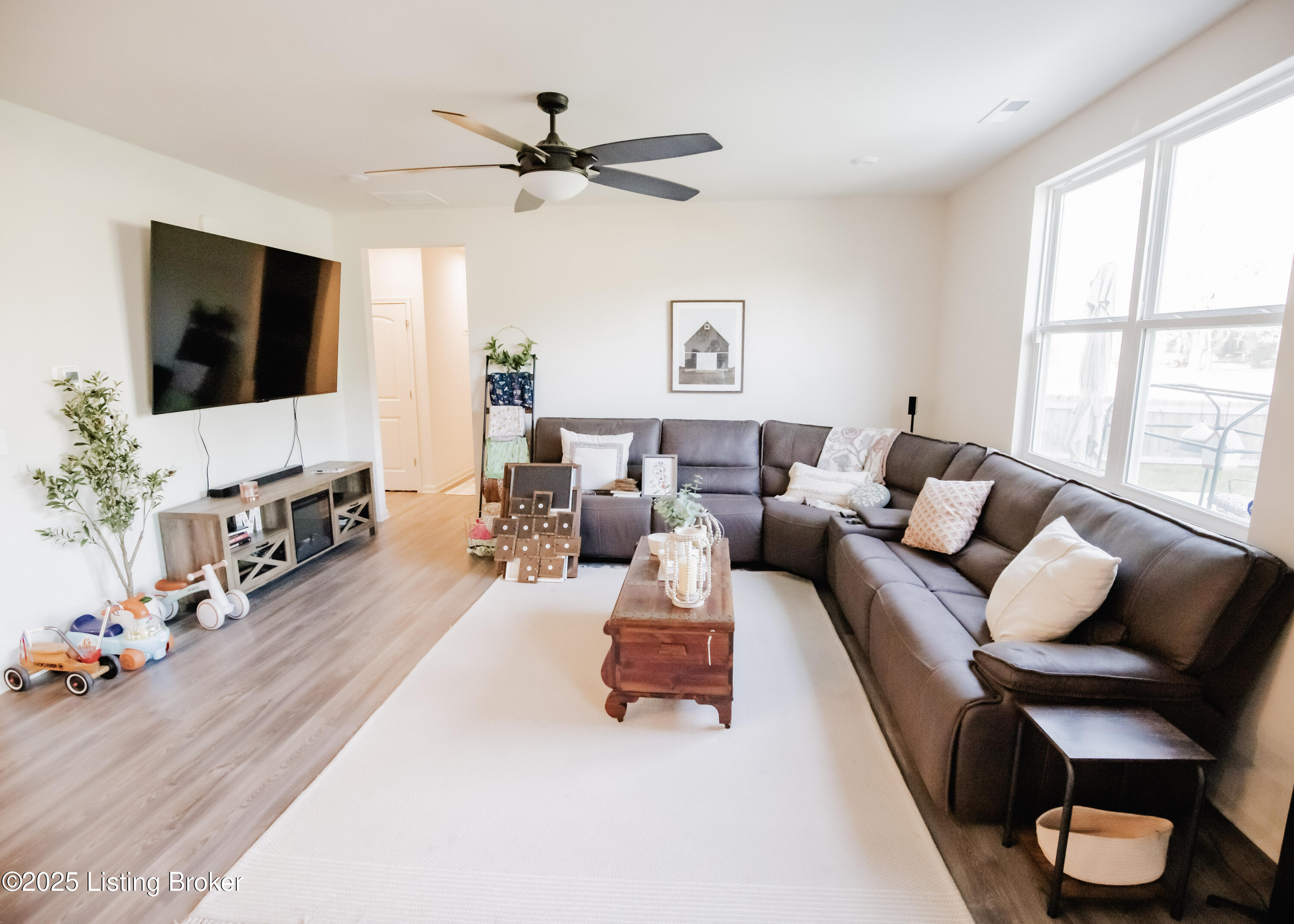 12039 Wooden Trace Dr, Louisville, Pennsylvania image 20