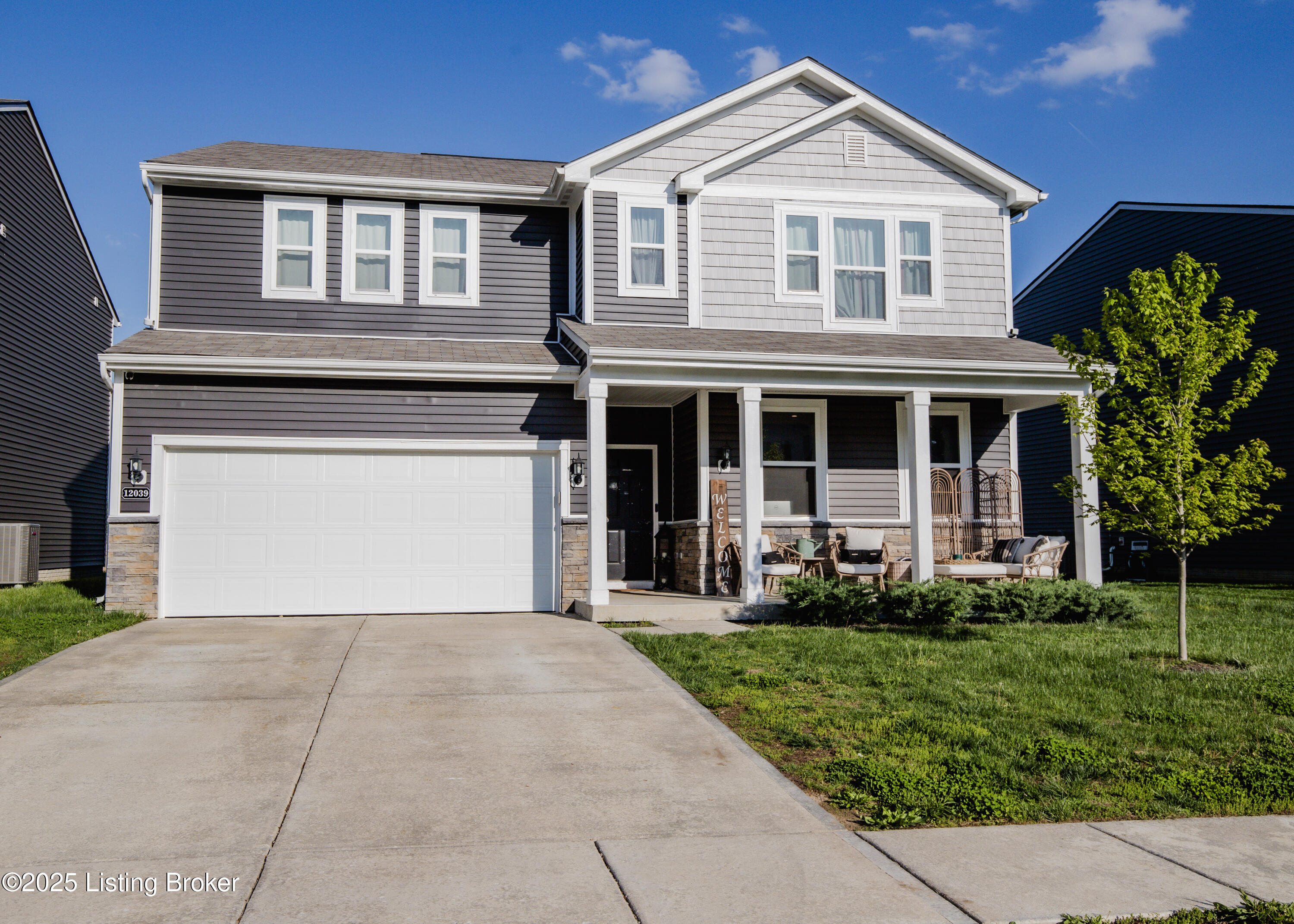 12039 Wooden Trace Dr, Louisville, Pennsylvania image 2