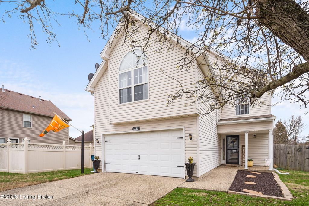 Photo of 6822 Woodhaven Place Dr, Louisville, KY 40228 (MLS # 1711834)