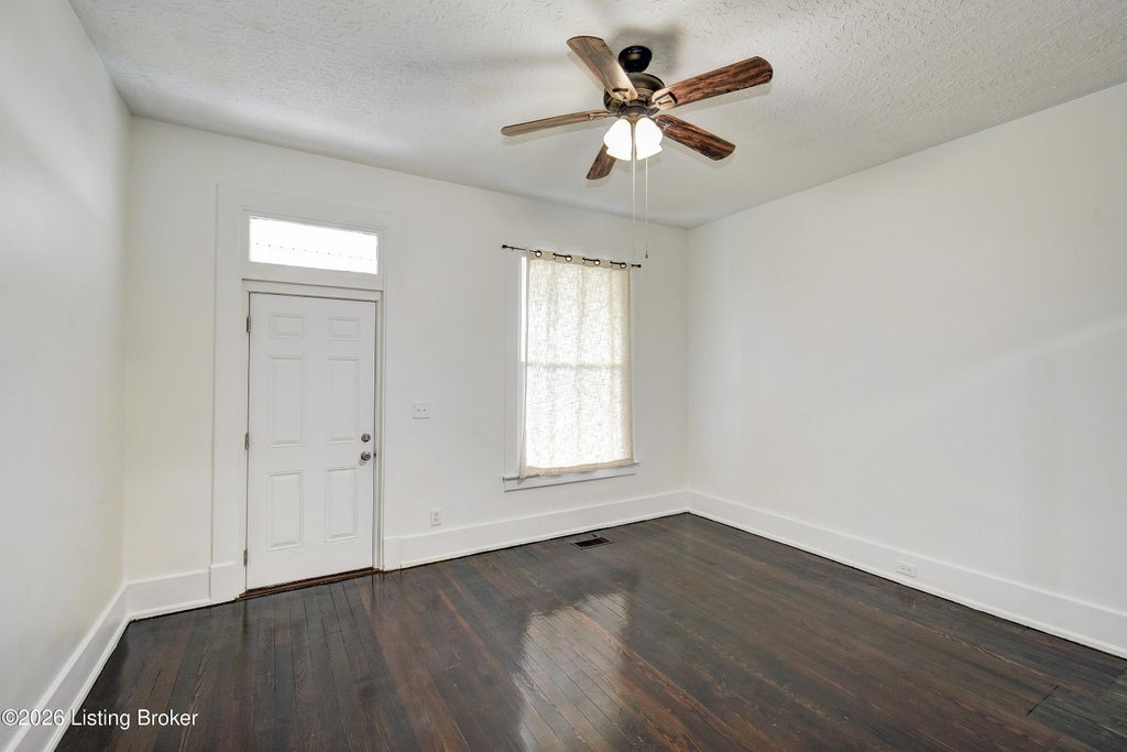 Photo of 813 Swan St, Louisville, KY 40204 (MLS # 1726968)