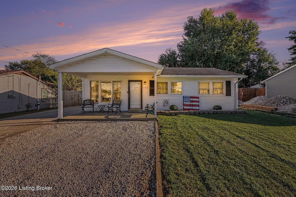 Photo of 173 Crestwood Ln, Louisville, KY 40229 (MLS # 1731183)