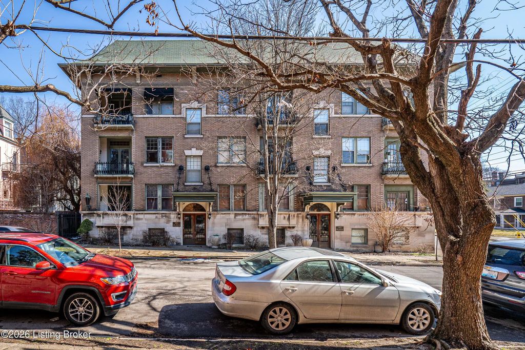 Photo of 1483 St James Ct #A, Louisville, KY 40208 (MLS # 1714840)