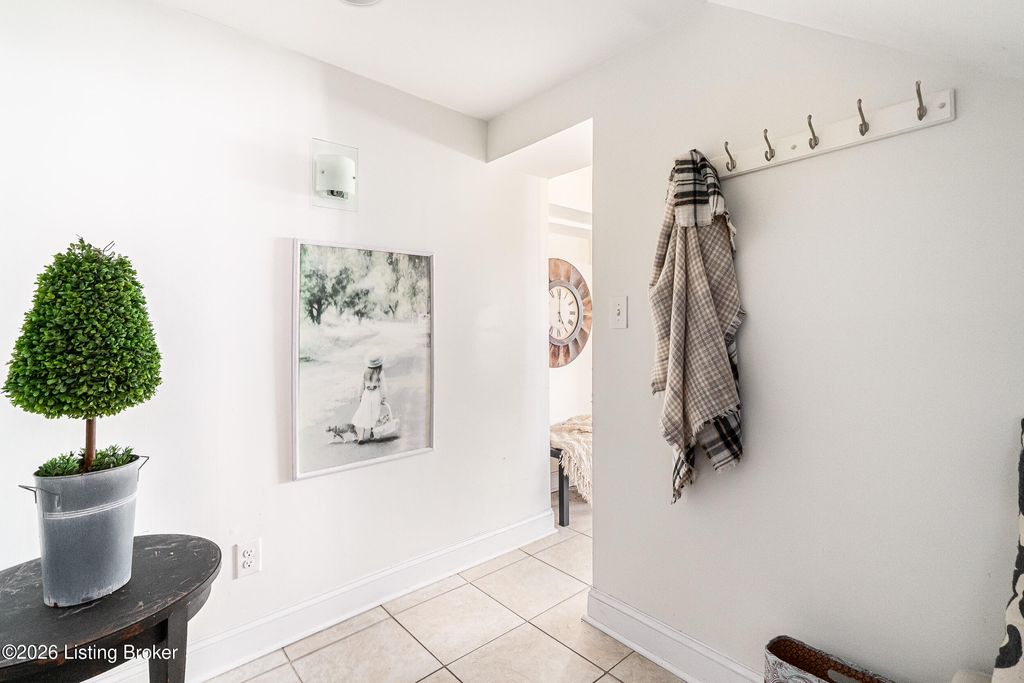 Photo of 1483 St James Ct #A, Louisville, KY 40208 (MLS # 1714840)