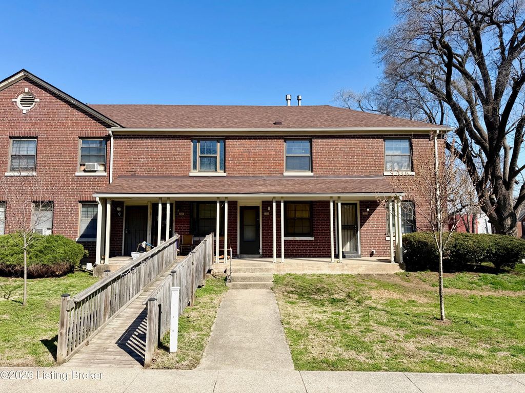 Photo of 12 College Ct, Louisville, KY 40203 (MLS # 1710911)