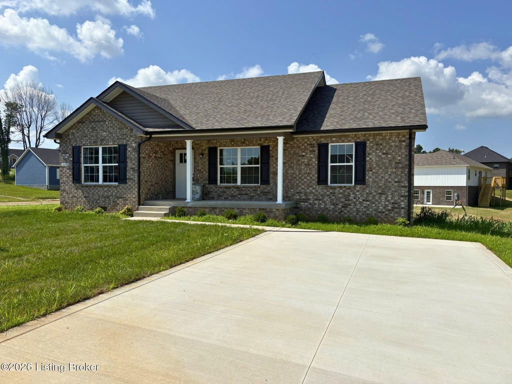Photo of 601 Hillcreek Ct, Bardstown, KY 40004 (MLS # 1732229)