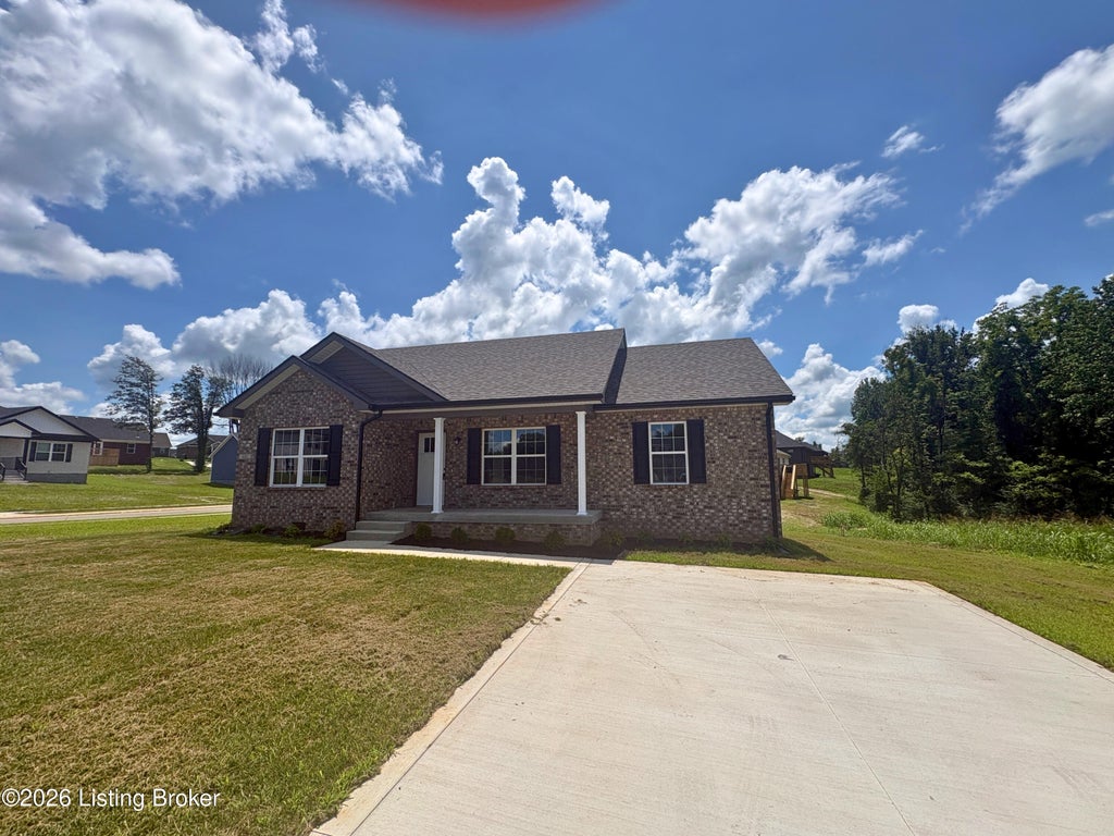 Photo of 601 Hillcreek Ct, Bardstown, KY 40004 (MLS # 1732229)