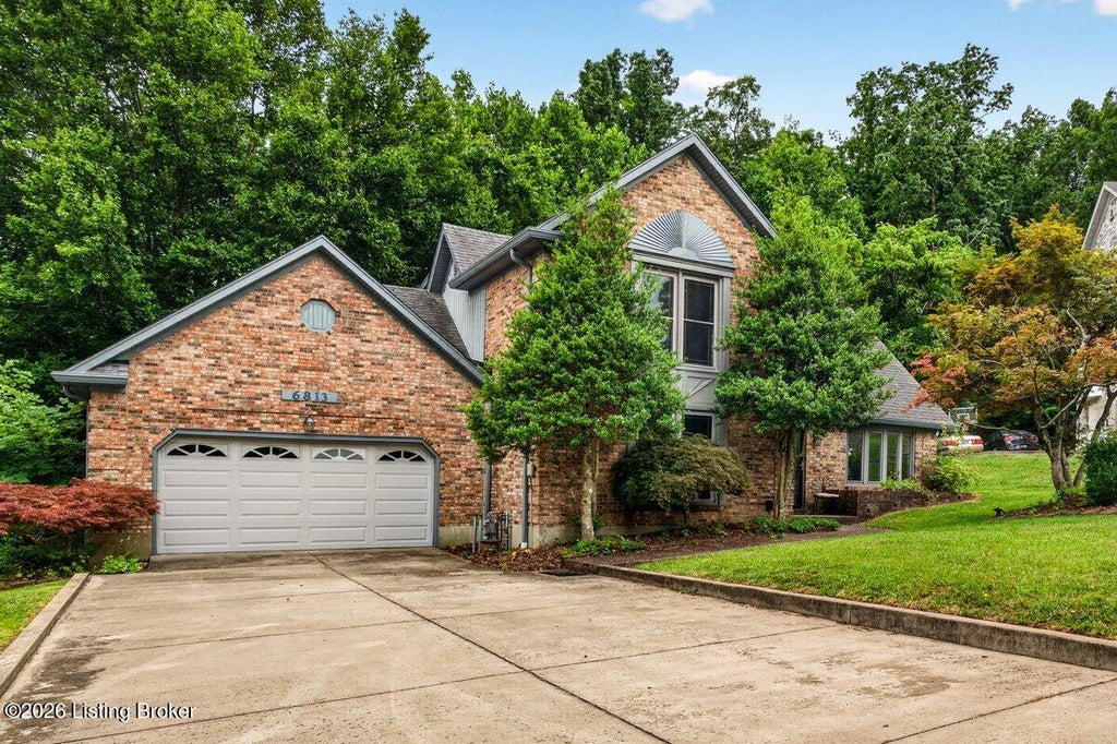 Photo of 6813 Stone Hill Rd, Louisville, KY 40214 (MLS # 1720164)