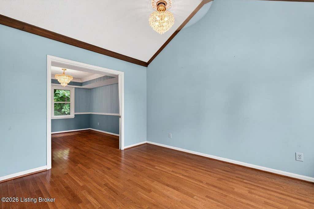 Photo of 6813 Stone Hill Rd, Louisville, KY 40214 (MLS # 1720164)
