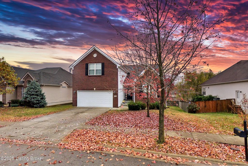 Photo of 260 Gleneagles Way, Versailles, KY 40383 (MLS # 1705254)