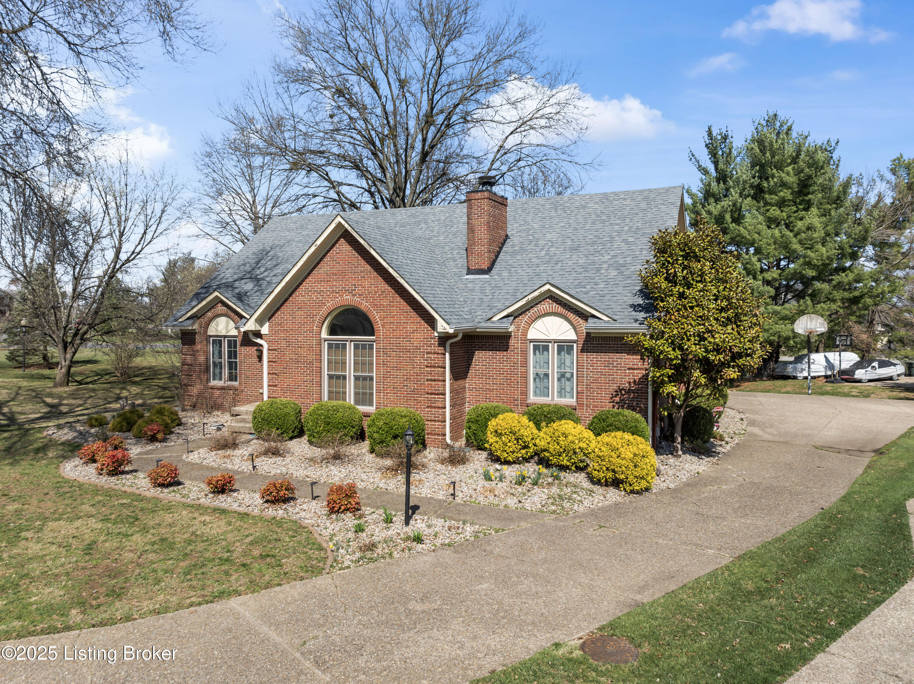 6709 Wild Fox Ln, Prospect, Kentucky image 3