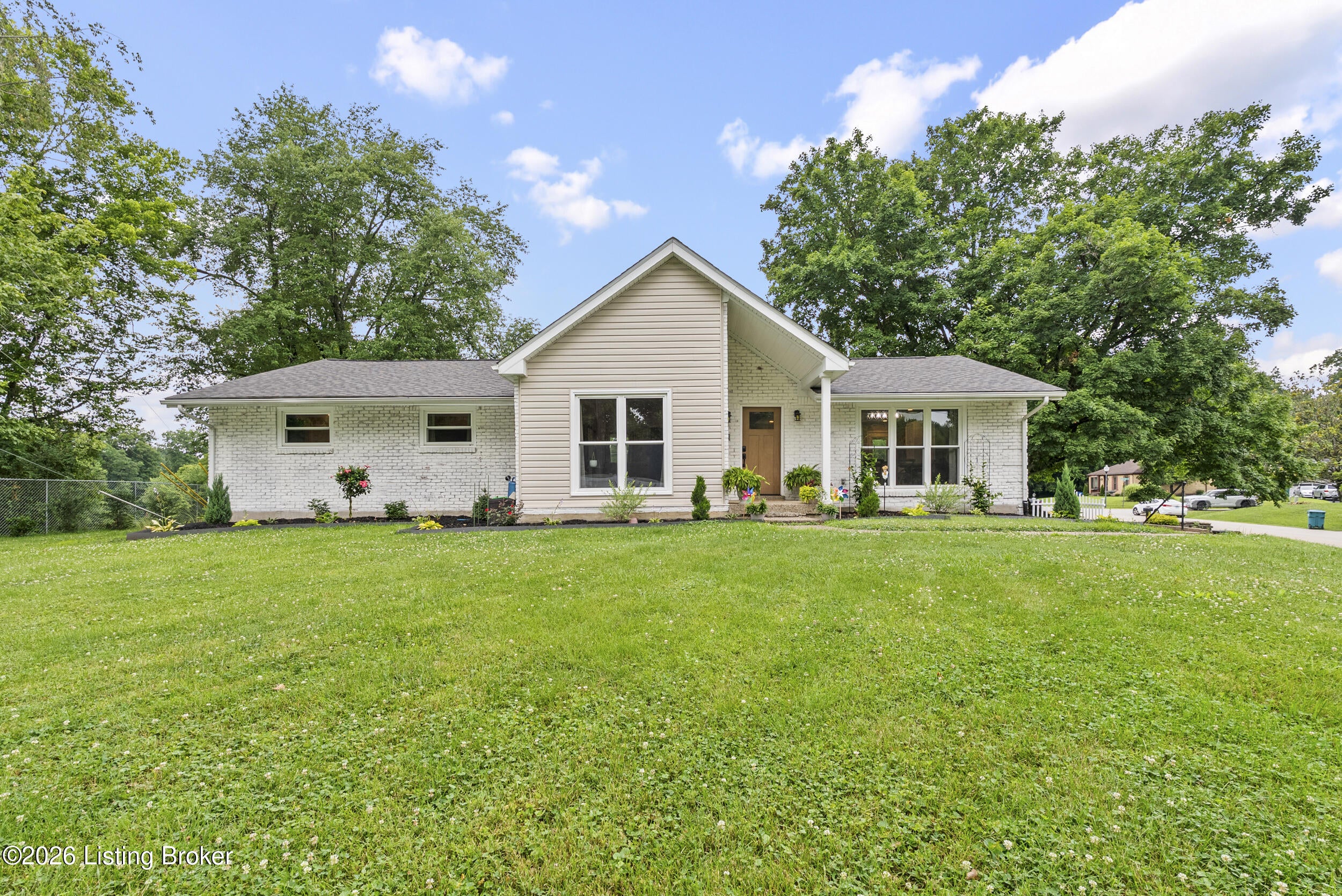 Photo 1 of 33 — 8715 US Highway 42, Prospect, KY 40059