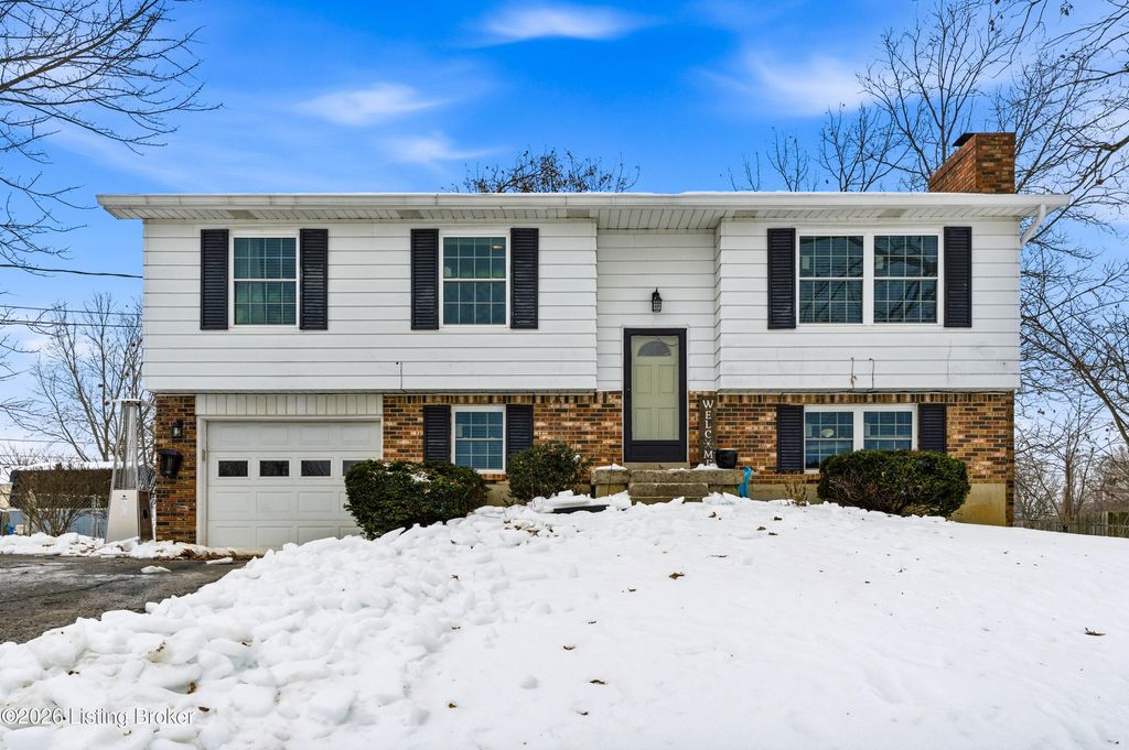 Photo of 907 Rhonda Ct, Radcliff, KY 40160 (MLS # 1708509)