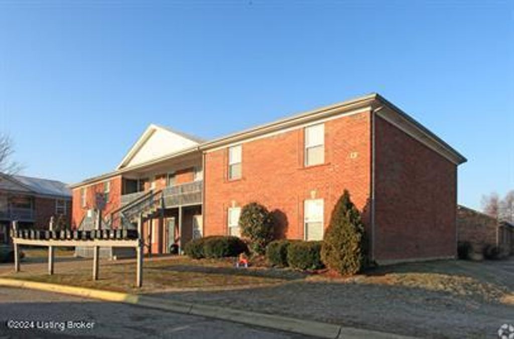 Photo of 5109 Keegan Way, Louisville, KY 40291 (MLS # 1716079)